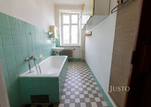 Prodej rodinného domu 225 m² s pozemkem 269 m² + terasa + balkón