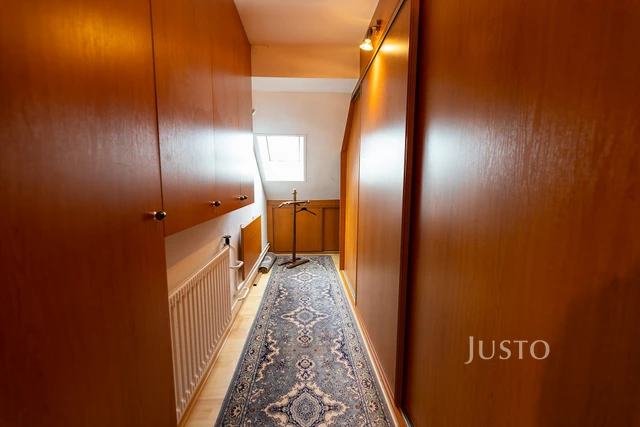 Prodej rodinného domu 225 m² s pozemkem 269 m² + terasa + balkón