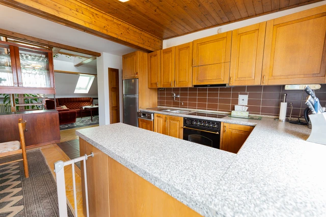 Prodej rodinného domu 225 m² s pozemkem 269 m² + terasa + balkón