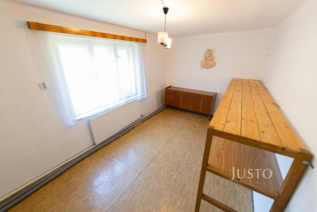 Prodej rodinného domu 240 m² s pozemkem 3729 m² + balkón