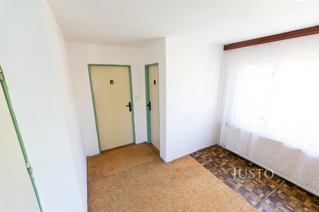 Prodej rodinného domu 240 m² s pozemkem 3729 m² + balkón
