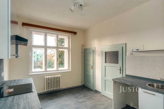 Pronájem 3+1 72 m² + lodžie 4 m²