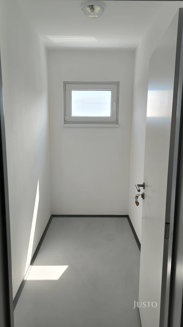 Pronájem 2+kk 55 m² + balkón 3 m² + parkování