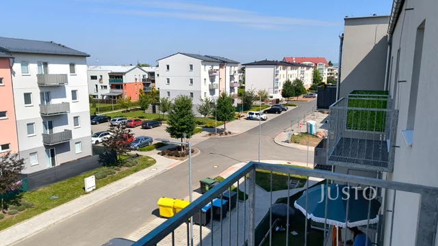 Pronájem 2+kk 55 m² + balkón 3 m² + parkování