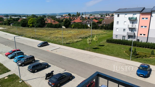 Pronájem 2+kk 55 m² + balkón 3 m² + parkování