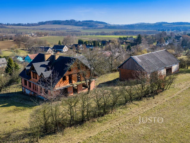 Prodej vícegeneračního domu 500 m² s pozemkem 3845 m²
