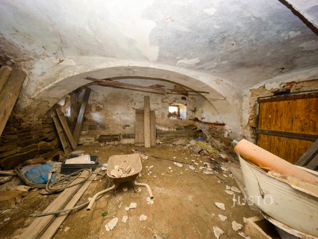 Prodej vícegeneračního domu 500 m² s pozemkem 3845 m²