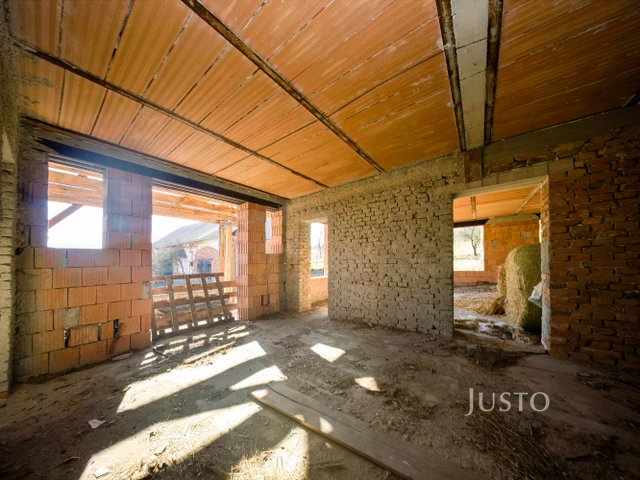 Prodej vícegeneračního domu 500 m² s pozemkem 3845 m²
