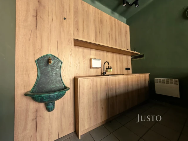 Pronájem obchodních prostor 37 m² s pozemkem 596 m²