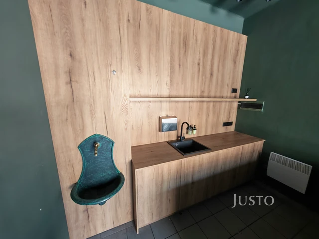 Pronájem obchodních prostor 37 m² s pozemkem 596 m²