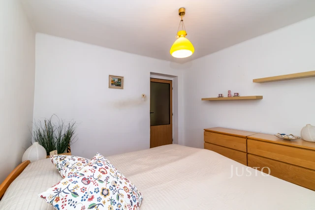 Prodej rodinného domu 520 m² s pozemkem 1 594 m² + balkón 15 m²
