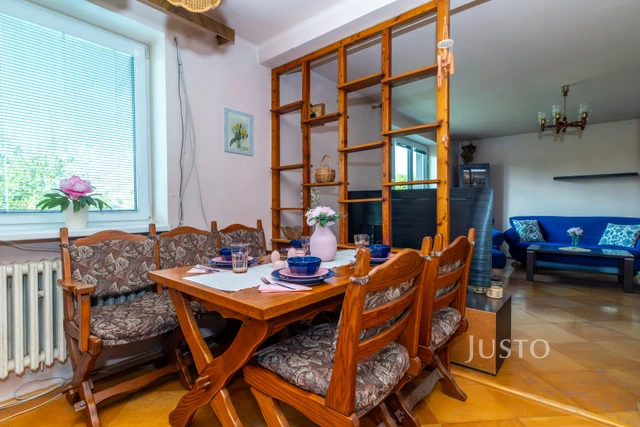 Prodej rodinného domu 520 m² s pozemkem 1 594 m² + balkón 15 m²