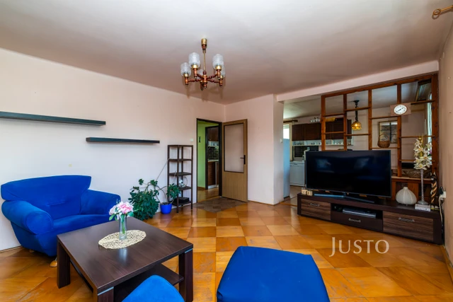 Prodej rodinného domu 520 m² s pozemkem 1 594 m² + balkón 15 m²