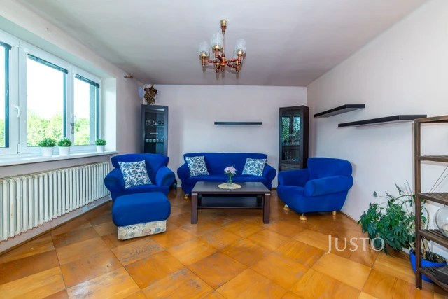 Prodej rodinného domu 520 m² s pozemkem 1 594 m² + balkón 15 m²