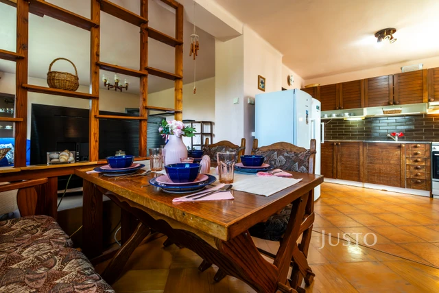 Prodej rodinného domu 520 m² s pozemkem 1 594 m² + balkón 15 m²