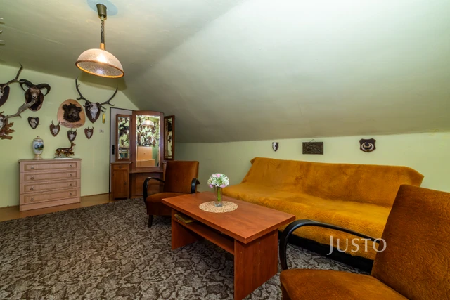 Prodej rodinného domu 520 m² s pozemkem 1 594 m² + balkón 15 m²