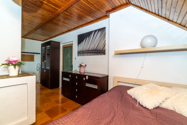 Prodej rodinného domu 520 m² s pozemkem 1 594 m² + balkón 15 m²