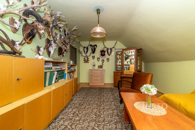 Prodej rodinného domu 520 m² s pozemkem 1 594 m² + balkón 15 m²