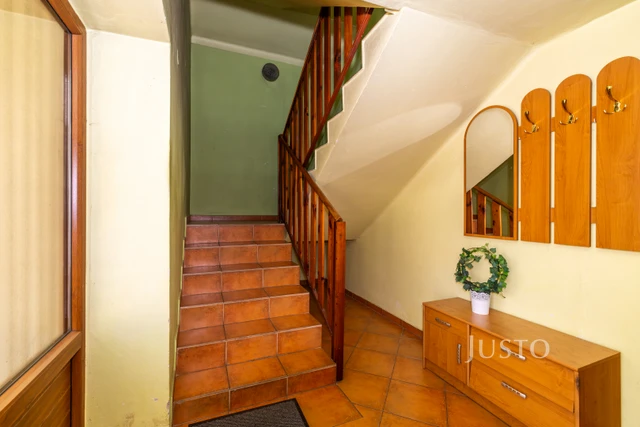 Prodej rodinného domu 520 m² s pozemkem 1 594 m² + balkón 15 m²