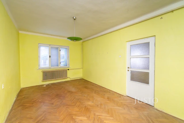 Prodej rodinného domu 520 m² s pozemkem 1 594 m² + balkón 15 m²