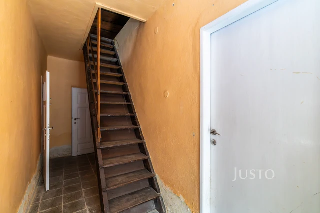 Prodej rodinného domu 520 m² s pozemkem 1 594 m² + balkón 15 m²