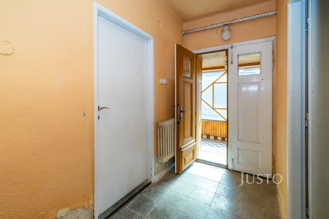 Prodej rodinného domu 520 m² s pozemkem 1 594 m² + balkón 15 m²
