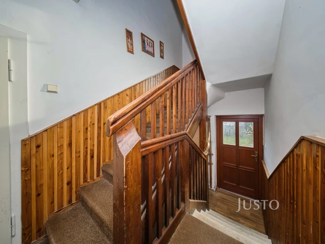 Prodej rodinného domu 290 m² s pozemkem 724 m² + balkón 10 m²