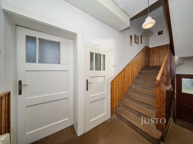 Prodej rodinného domu 290 m² s pozemkem 724 m² + balkón 10 m²