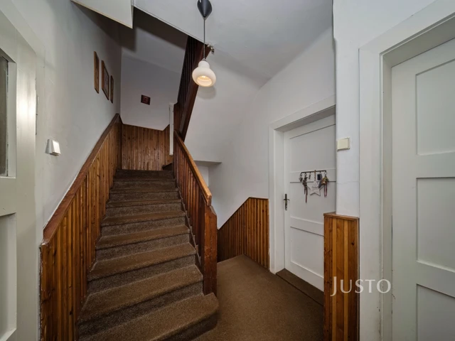 Prodej rodinného domu 290 m² s pozemkem 724 m² + balkón 10 m²