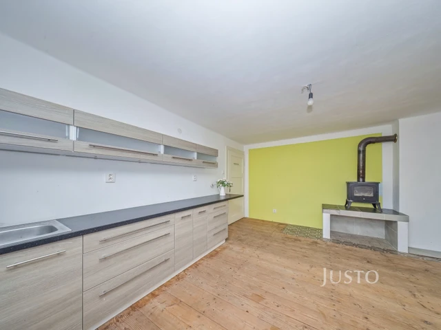 Prodej rodinného domu 290 m² s pozemkem 724 m² + balkón 10 m²