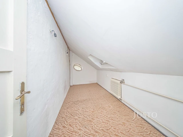 Prodej rodinného domu 290 m² s pozemkem 724 m² + balkón 10 m²
