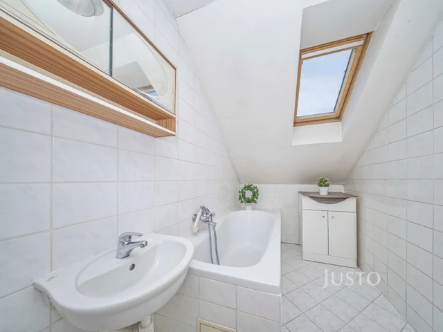 Prodej rodinného domu 290 m² s pozemkem 724 m² + balkón 10 m²