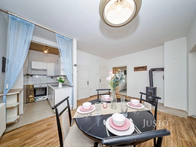 Prodej rodinného domu 290 m² s pozemkem 724 m² + balkón 10 m²