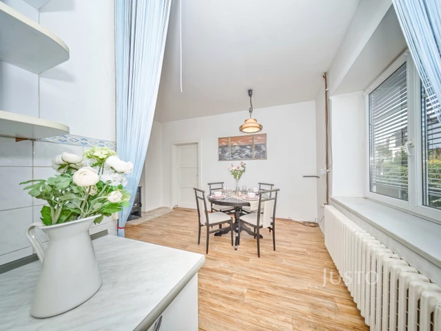 Prodej rodinného domu 290 m² s pozemkem 724 m² + balkón 10 m²