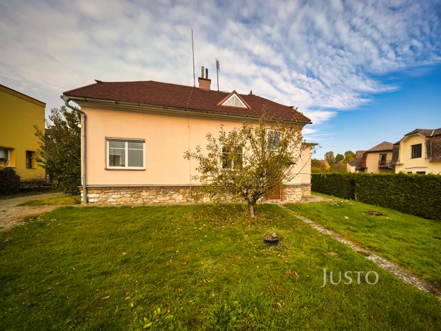 Prodej rodinného domu 290 m² s pozemkem 724 m² + balkón 10 m²