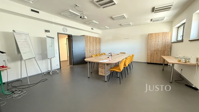 Pronájem kanceláří 165 m²