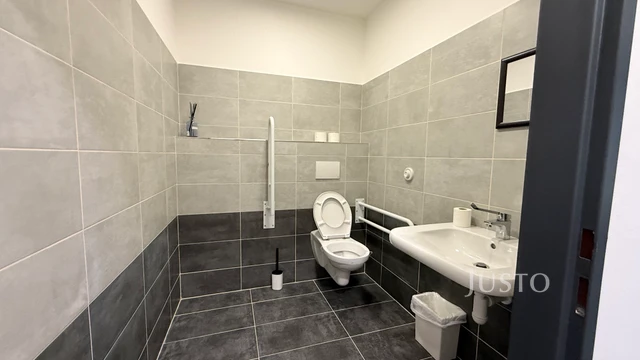 Pronájem kanceláří 165 m²