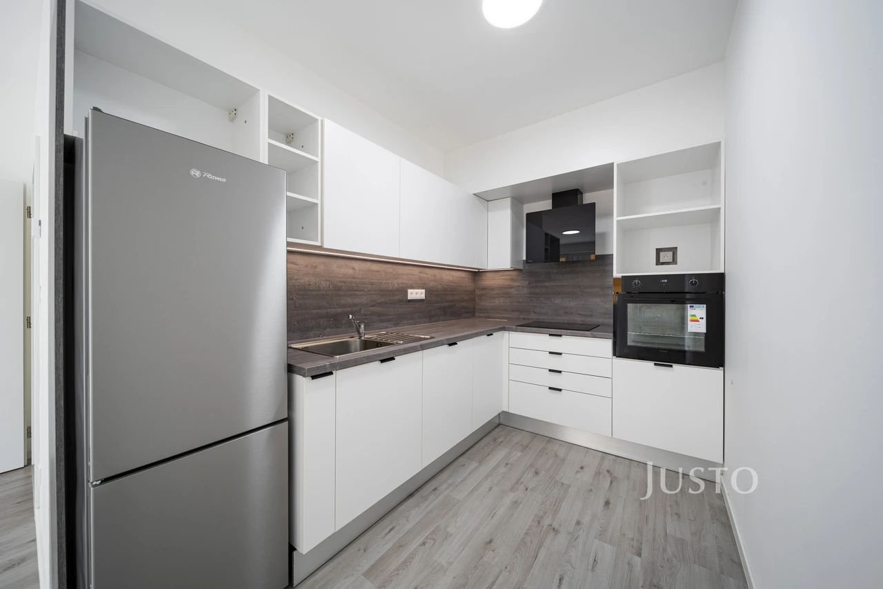 Prodej 2+kk 50 m² + lodžie 12 m² + parkování