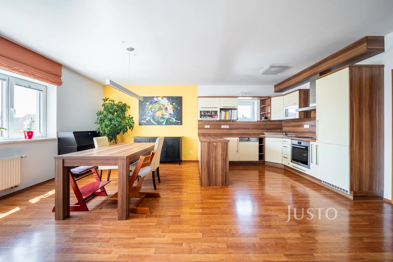 Prodej 3+kk 88 m² + balkón 6 m² + parkování