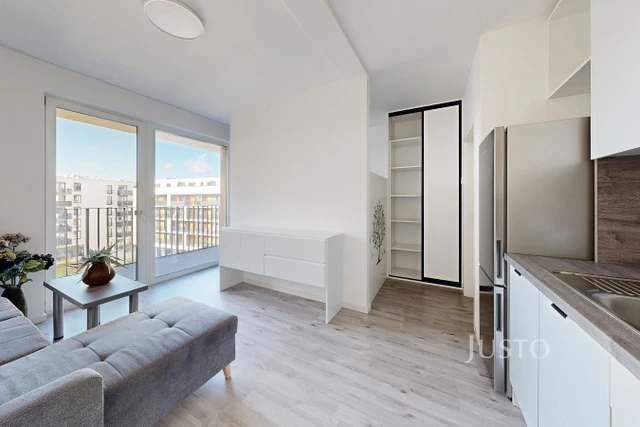 Pronájem 1+kk 32 m² + lodžie 7 m² + parkování