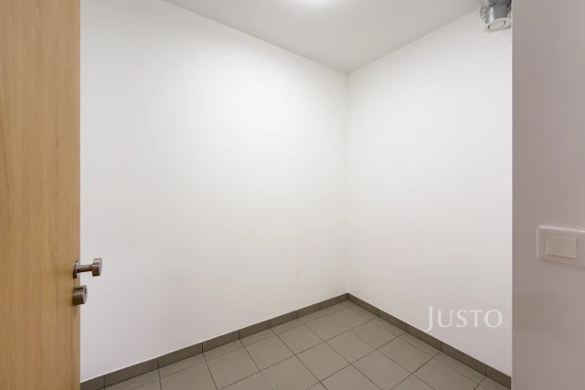 Pronájem 1+kk 32 m² + lodžie 7 m² + parkování