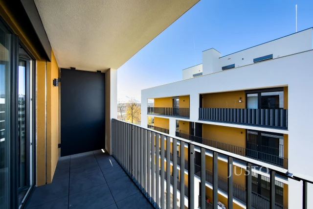 Pronájem 1+kk 32 m² + lodžie 7 m² + parkování