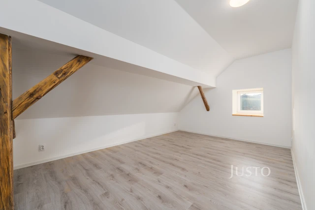 Prodej chalupy 146 m² s pozemkem 371 m²