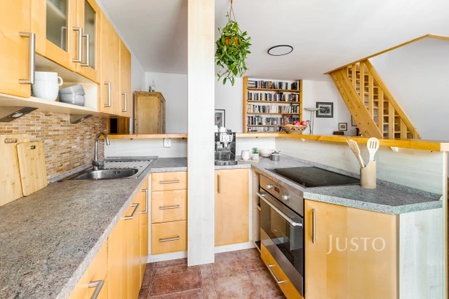 Prodej 4+kk, 79 m² + společná zahrada 255 m² + terasa 11 m²