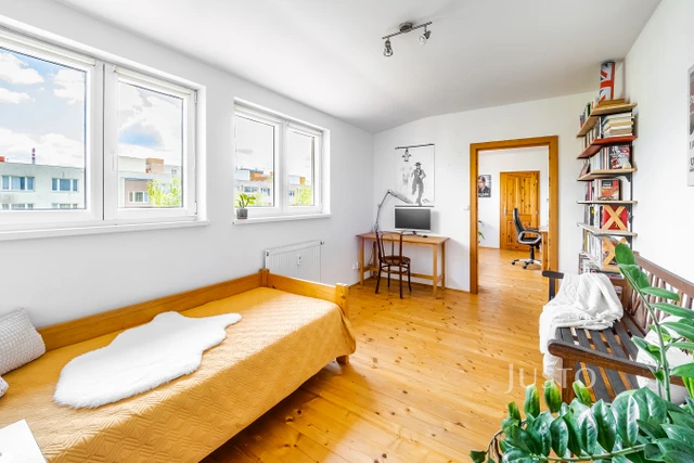 Prodej 4+kk, 79 m² + společná zahrada 255 m² + terasa 11 m²