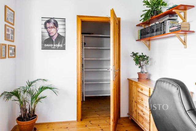 Prodej 4+kk, 79 m² + společná zahrada 255 m² + terasa 11 m²