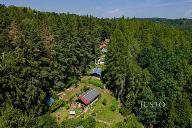 Prodej chaty 30 m² s pozemkem 326 m² + terasa 10 m²