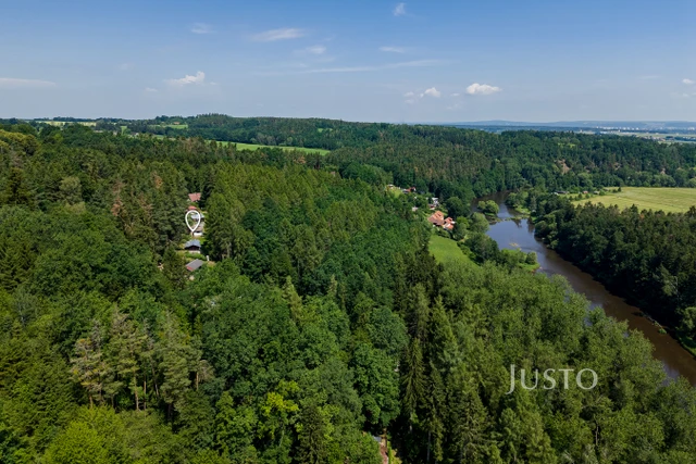 Prodej chaty 30 m² s pozemkem 326 m² + terasa 10 m²