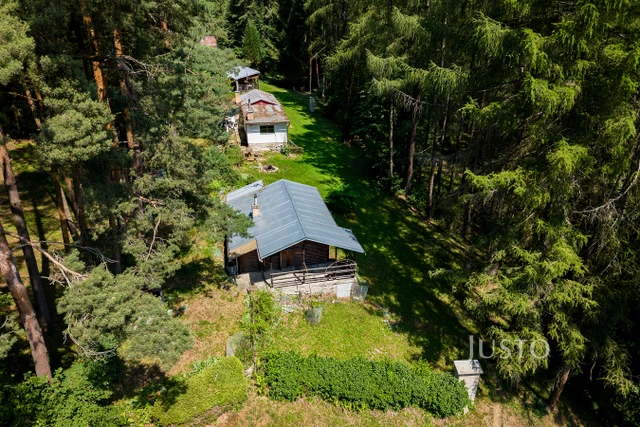 Prodej chaty 30 m² s pozemkem 326 m² + terasa 10 m²
