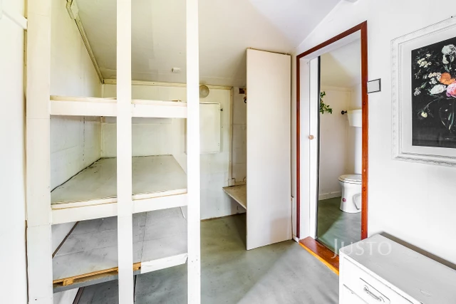 Prodej chaty 30 m² s pozemkem 326 m² + terasa 10 m²